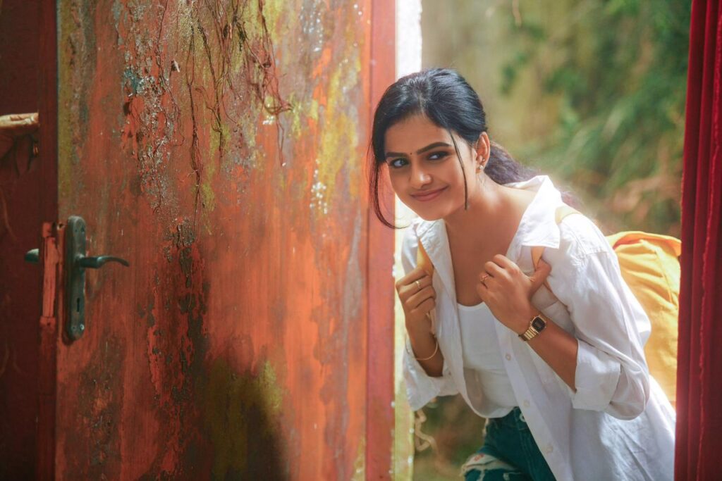 వైష్ణవి చైతన్య హీరోయిన్గా ఆశిష్ హీరోగా దిల్ రాజు ప్రొడక్షన్స్ నిర్మిస్తోన్నతాజా చిత్రం 1 Vaishnavi Chaitanyas next