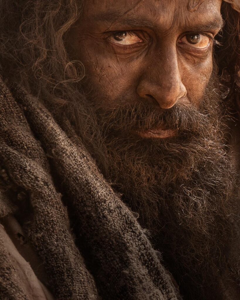 మలయాళ స్టార్ హీరో పృథ్వీరాజ్ సుకుమారన్ ప్రెస్టీజియస్ మూవీ "ది గోట్ లైఫ్" (ఆడు జీవితం) ఫస్ట్ లుక్ పోస్టర్ రిలీజ్ చేసిన ప్రభాస్ 1 WhatsApp Image 2024 01 10 at 6.53.15 PM