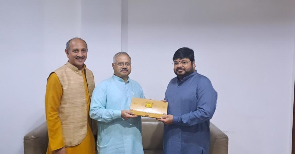 నిర్మాత అభిషేక్ అగర్వాల్ కు అయోధ్య రామమందిర ప్రారంభోత్సవానికి ఆహ్వానం 1 aa
