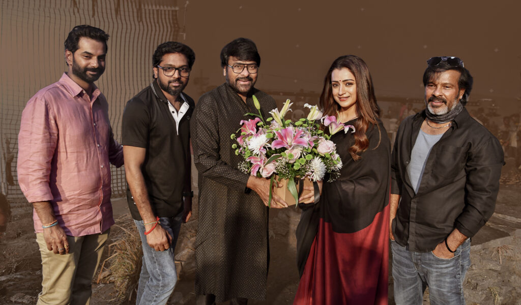 షూటింగ్ కోసం 'విశ్వంభర' సెట్స్లో చేరనున్న త్రిష - ఆమెకు స్వాగతం పలికిన మెగాస్టార్ చిరంజీవి, వశిష్ట 1 IMG 2246