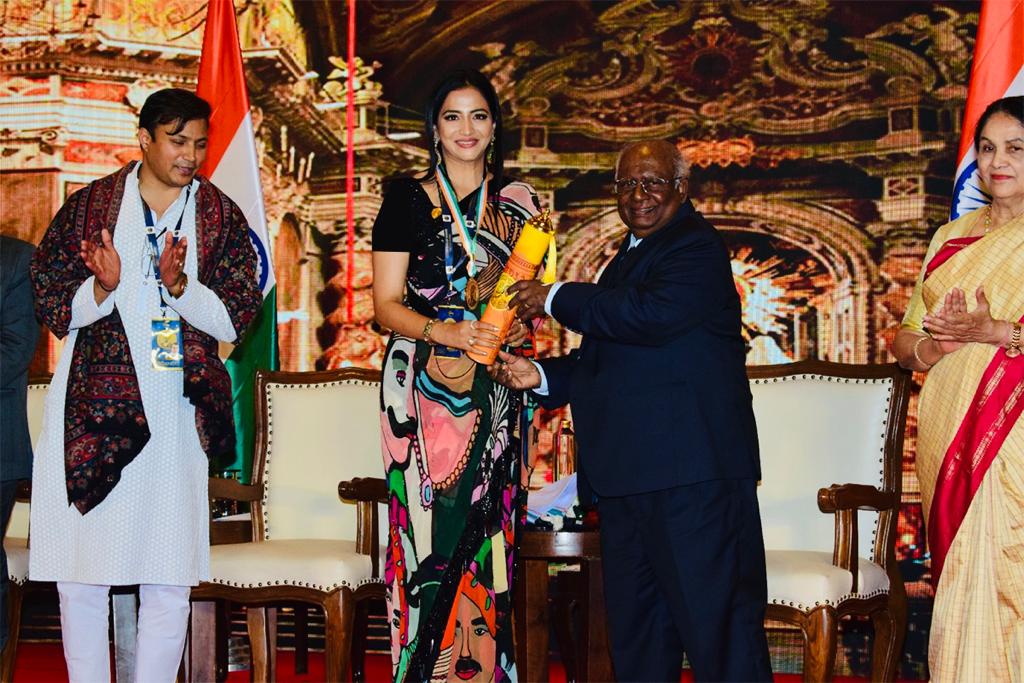 మల్లారెడ్డి హెల్త్ సిటీ వైస్ చైర్మన్, మల్లారెడ్డి యూనివర్సిటీ డైరెక్టర్ - డాక్టర్ సి.హెచ్. ప్రీతి రెడ్డి గారికి ఛాంపియన్స్ ఆఫ్ చేంజ్ 2024 అవార్డు 1 WhatsApp Image 2024 02 05 at 14.09.13 4a06256a