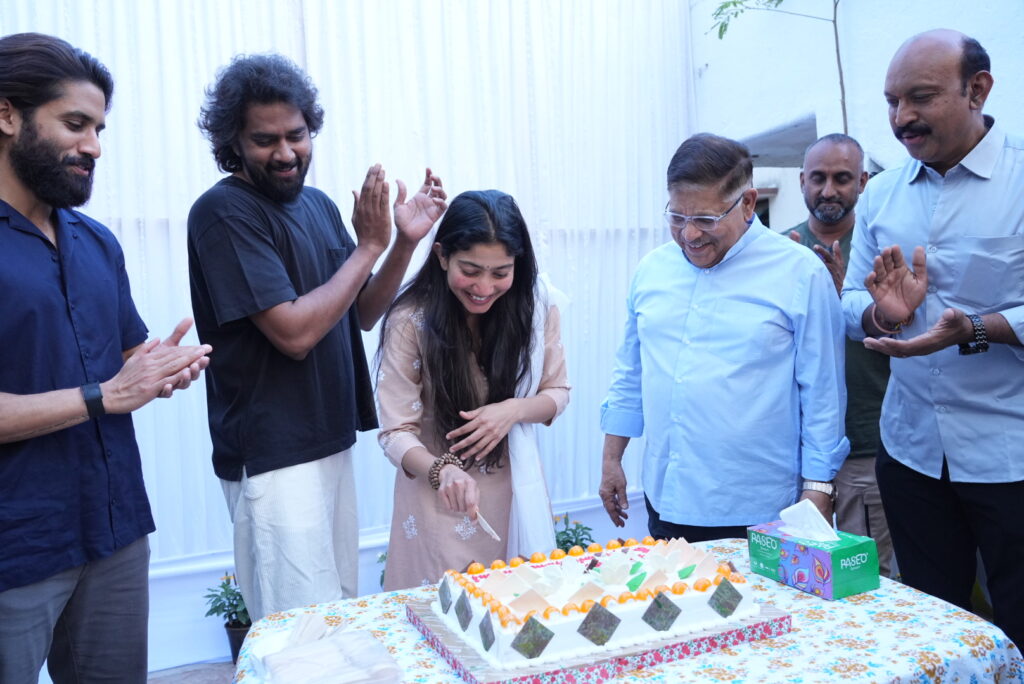 ‘తండేల్’ సెట్ లో ఘనంగా సాయి పల్లవి బర్త్ డే సెలబ్రేషన్స్ 2 IMG 8760