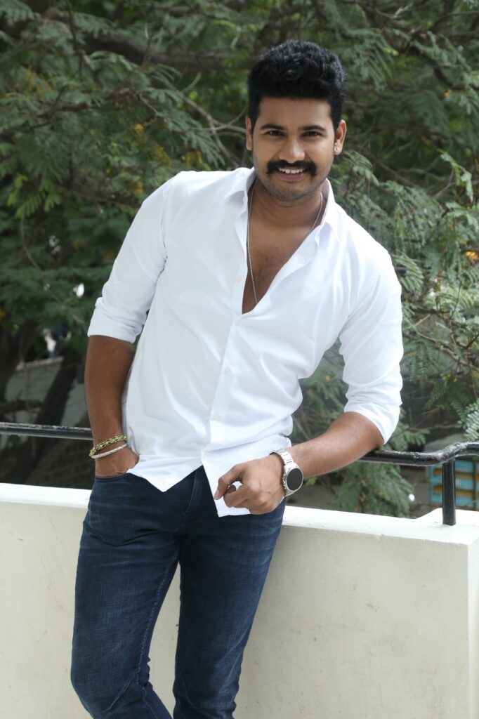 ప్రేమికులంతా కనెక్ట్ అయ్యే సినిమా "పాగల్ వర్సెస్ కాదల్" - యంగ్ హీరో విజయ్ శంకర్ 1 hero Vijay Shanker 2 1280x853