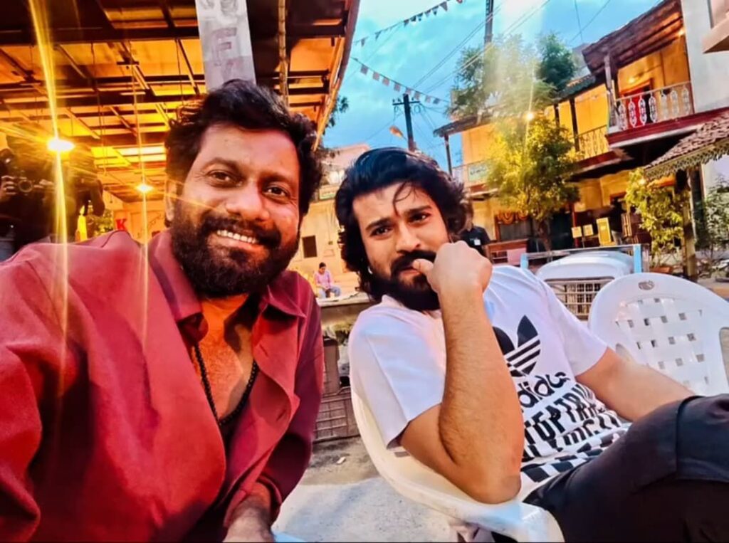 రామ్ చరణ్తో బుచ్చిబాబు లవ్ స్టోరీ - ‘పెద్ది’ సెట్స్లో సందడి 1 Peddi Buchi Babu Sana Ram Charan