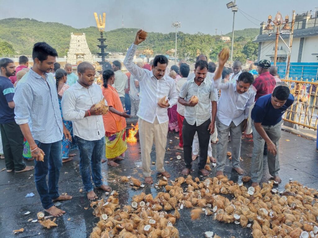 తిరుమలలో నందమూరి బాలకృష్ణ 65వ జన్మదిన వేడుకల హంగామా 2 WhatsApp Image 2025 06 10 at 12.51.10 fdb052e8