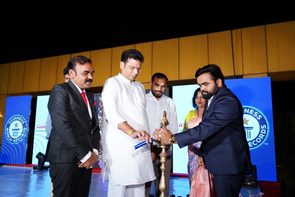 గిన్నీస్ బుక్ ఆఫ్ వరల్డ్ రికార్డ్స్ అందుకున్న సంపంగి గ్రూపు 4 WhatsApp Image 2025 07 17 at 13.46.16 aa8981b0