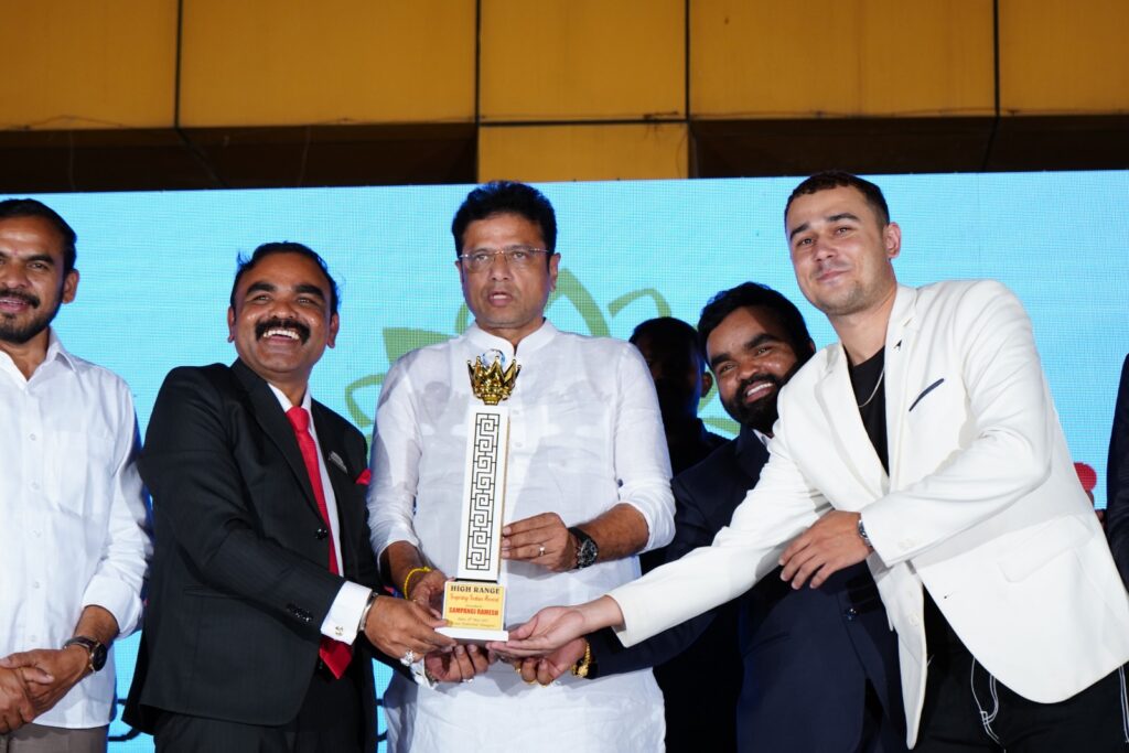గిన్నీస్ బుక్ ఆఫ్ వరల్డ్ రికార్డ్స్ అందుకున్న సంపంగి గ్రూపు 2 WhatsApp Image 2025 07 17 at 13.46.18 b4b69968