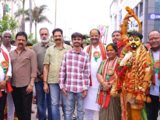 చిత్రపురి కాలనీ ప్రెసిడెంట్ వల్లభనేని అనిల్ ఆధ్వర్యంలో చిత్రపురి బోనాలు 1 WhatsApp Image 2025 07 20 at 18.48.35 7130e96c