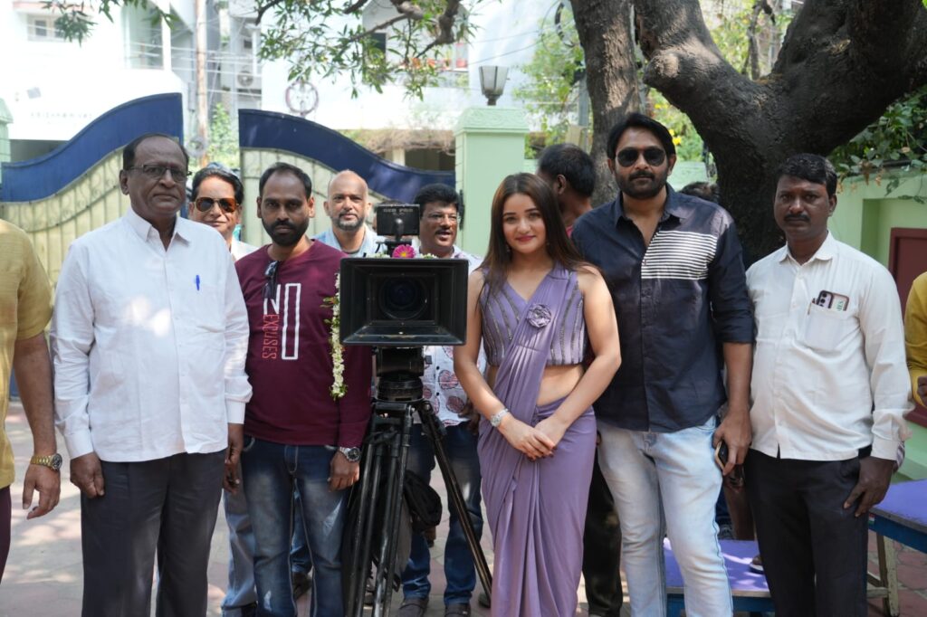 అంగరంగ వైభవ పూజా కార్యక్రమాలతో "వేటగాడు(వీడు క్రాక్ గాడు)" చిత్ర ప్రారంభం 1 1001099294